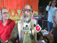 
      
      Giriraj Singh calls Rahul Gandhi's Lakhimpur Kheri visit...
      
      
