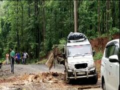 
      
      Chhattisgarh: 1 dead, 11 injured in IED blast by Maoists
      
      