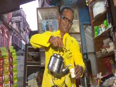 
      
      Kolkata chaiwala famed for his Kishore Kumar renditions,...
      
      