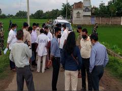 
      
      CBI team arrives at West Bengal's Mallarpur to investigate...
      
      