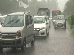 
      
      Heavy rain lashes parts of Delhi
      
      