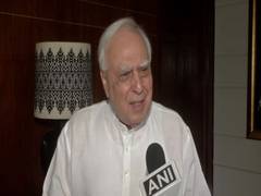 
      
      Kapil Sibal slams Mohan Bhagwat, says Centre failed to secure J-K
      
      