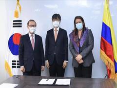 
      
      'Shipbuilding powerhouse' Korea helps Colombia develop...
      
      