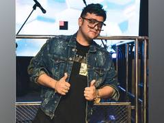 
      
      Music composer Aman Pant sings for 'Vivo India' Diwali ad...
      
      