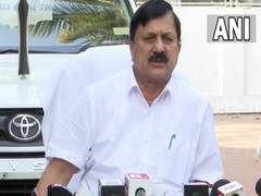 
      
      K'taka Home Minister condemns physical assault on Rakesh Tikait
      
      