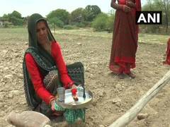 
      
      Bundelkhand: Farmers perform rituals to please rain god
      
      