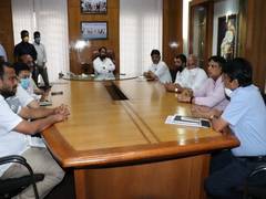 
      
      K'taka Transport Minister refuses to accept Congress'...
      
      