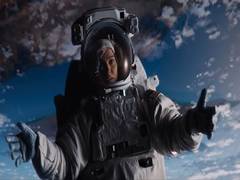 
      
      Here's Natalie Portman as astronaut in 'Lucy in the Sky'
      
      