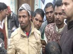 
      
      Delhi Fire: For kin of deceased, finding ambulances a problem 
      
      