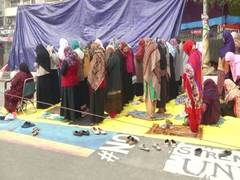 
      
      Elderly, new mothers among protestors at Shaheen Bagh
      
      