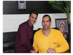 
      
      Small towner Sushil Tiwari Hindustani receives praises from...
      
      