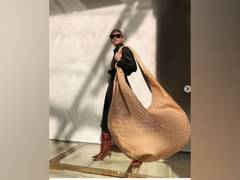 
    Oversized bags the next big thing! 
    