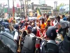 
      
      Clashes break out between BJP, TMC workers in Asansol
      
      