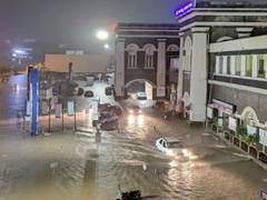 
      
      Heavy rains leave Thiruvananthapuram streets water-logged
      
      