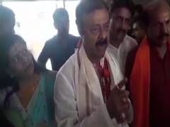 
      
      Karnataka: JDS workers attack former MLA Narayana Gowda
      
      