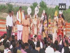 
      
      Ahead of ''Deepotsav' Yogi arrives in Ayodhya 
      
      