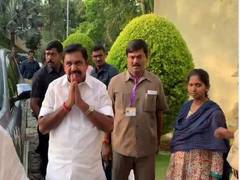 
      
      TN CM Palaniswami arrives in Tirumala for darshan 
      
      