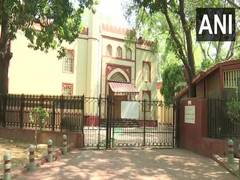 
      
      Mosque at Delhi's Parliament street closed, Imam urges people...
      
      