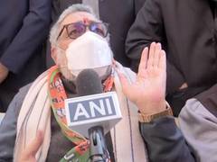 
      
      Rahul Gandhi is a fake Gandhi: Union Minister Giriraj Singh 
      
      