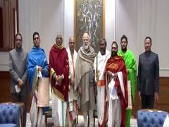 
      
      Priests from Tirupati, Srisaila Devasthanam  meet PM Modi,...
      
      