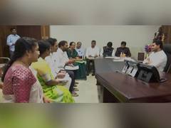 
      
      MLAs from tribal areas meet Andhra CM, discuss local problems 
      
      
