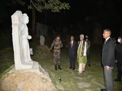 
      
      J-K LG visits heritage site 'Chinar Darohar' in Srinagar
      
      