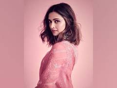 
      
      Deepika Padukone shares Diwali wishes, dons pink ethnic attire
      
      