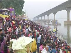 
      
      Chhath Puja concludes with prayers to the rising sun
      
      