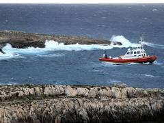 
      
      One dead, three missing after Chinese sand dredger capsizes...
      
      