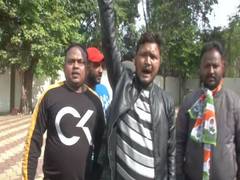 
      
      Congress-JMM supporters celebrate early lead of the alliance...
      
      