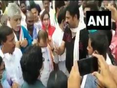 
      
      Verbal spat breaks out between Congress workers in C'garh...
      
      