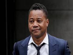 
      
      Cuba Gooding Jr. extinguishes guest who caught fire at...
      
      