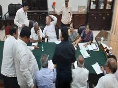
      
      Karnataka coalition govt in deep crisis
      
      