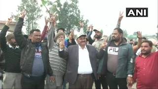
      
      People gather at Wagah Border to welcome IAF pilot, security...
      
      