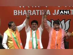 
      
      TMC sitting MLA Arjun Singh joins BJP
      
      