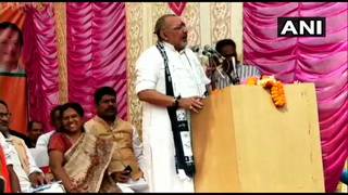 
      
      Giriraj Singh shares stage with Muzaffarpur shelter home...
      
      