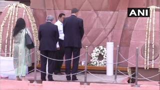 
      
      UK envoy lays wreath at Jallianwala Bagh memorial, expresses...
      
      