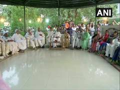 
      
      Patna: RJD leader Rabri Devi hosts iftar party at her residence
      
      