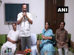 
      
      Karnataka BJP MPs discuss state's development over dinner
      
      