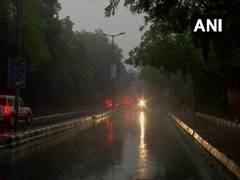 
      
      Delhiites witness scattered rains on Monday evening
      
      