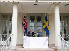 
      
      Sweden boosts defence ties with UK 
      
      