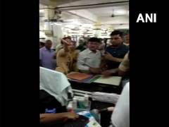 
      
      Kin of deceased patient attack resident doctors at Mumbai hospital
      
      