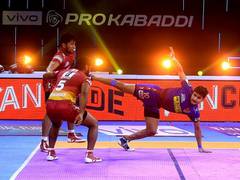 
      
      PKL: Naveen Kumar brilliance helps Dabang Delhi beat Telugu Titans
      
      