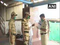 
      
      Janta Curfew: Security officials check IDs of Mumbai local...
      
      
