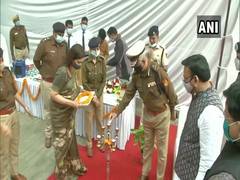 
      
      Delhi Police Commissioner celebrates Diwali at Ashoka Police Line
      
      