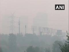 
      Delhi air quality remains in 'Severe' category
      