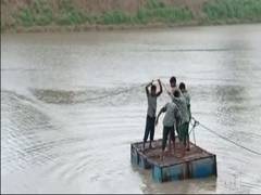 
      
      MP: Students risk lives by crossing river in makeshift boats...
      
      