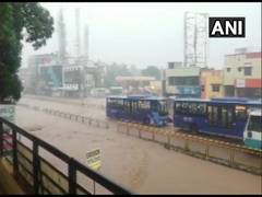 
      
      Karnataka: Heavy rains lash Dharwad, roads waterlogged
      
      