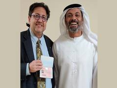
      
      Dr. GautamAllahbadia receives the UAE Golden Visa
      
      