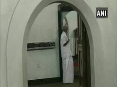 
      
      Oommen Chandy offers prayers at Puthuppally Church as...
      
      